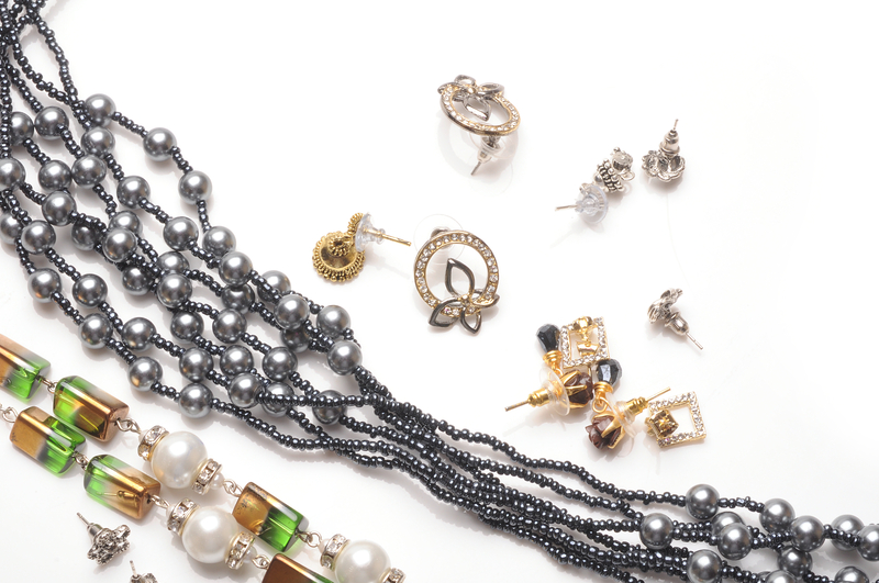 Top Fashion Jewelry for Women Who Own the Room