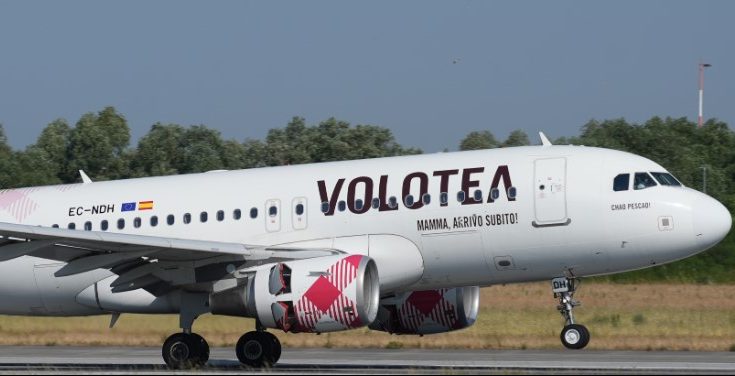 Volotea-air disney-junior-mickey-mouse-clubhouse-sing-along-songs-sound-book-by-pi-kids-mixed-media-product